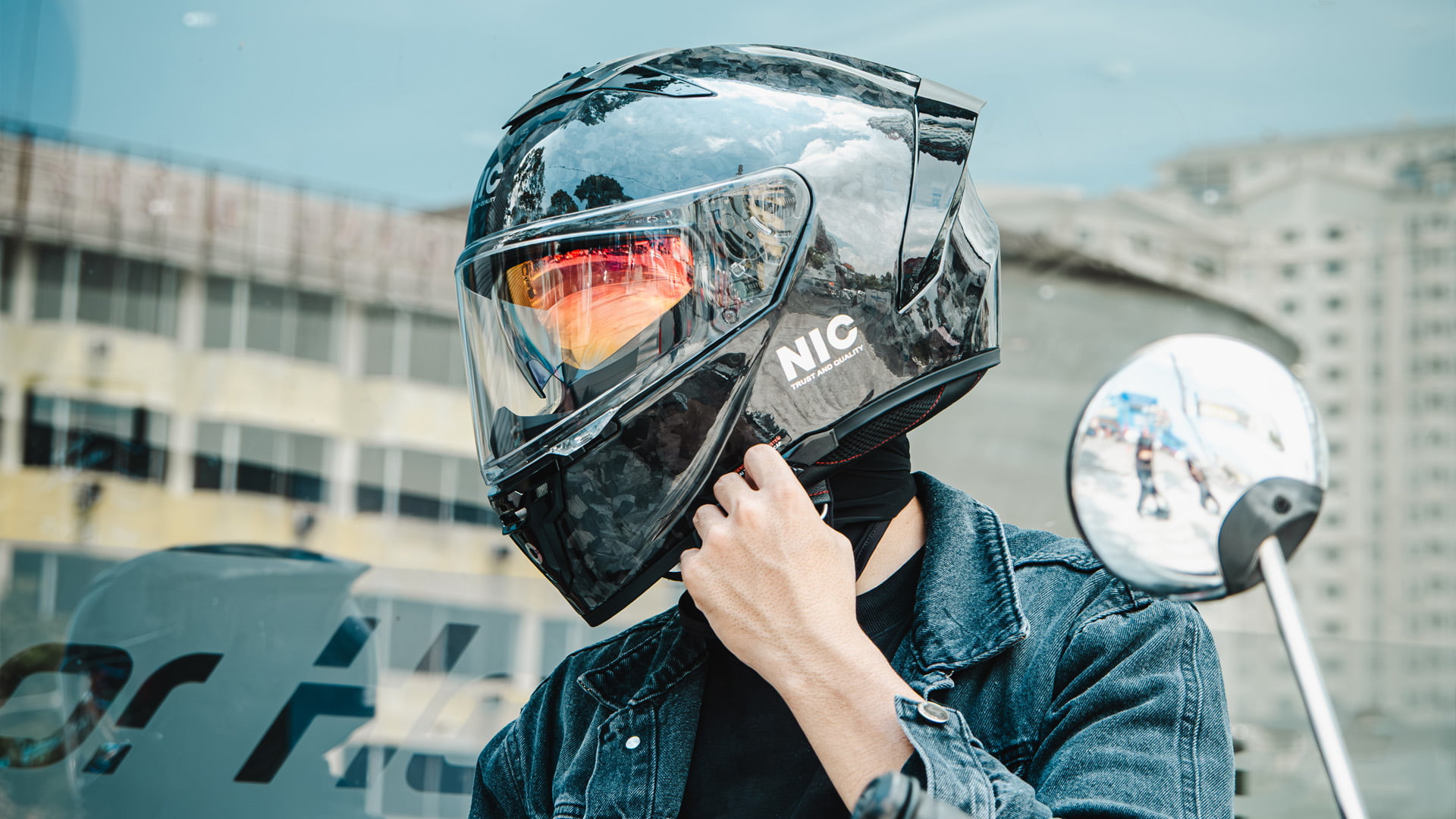 Các Xu Hướng Đội Nón Fullface Đang Được Ưa Chuộng? 4 Chọn nón fullface đạt chuẩn an toàn